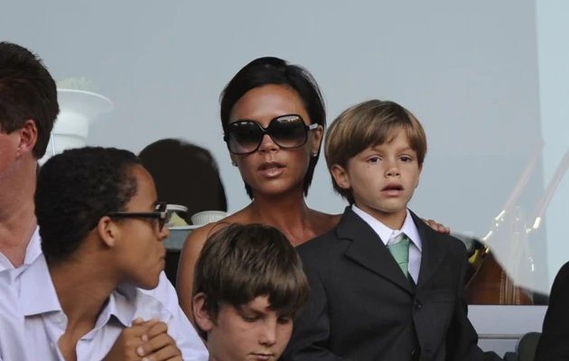 Victoria Beckham z synem Romeo, fot.Victor Decolongon Victoria Beckham z synem Romeo, fot.Victor Decolongon