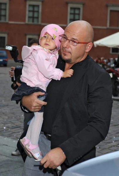 Córka Anny Głogowskiej i Piotra Gąsowskiego - Julia. Aktor z Hanną Śleszyńską ma jeszcze syna Jakuba, fot.Andras Szilagyi Córka Anny Głogowskiej i Piotra Gąsowskiego - Julia. Aktor z Hanną Śleszyńską ma jeszcze syna Jakuba, fot.Andras Szilagyi