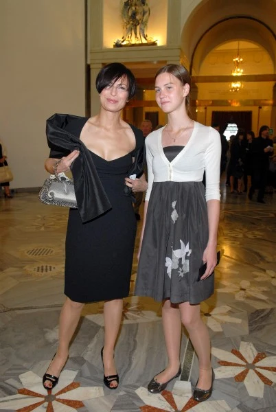 Córki Danuty Stenki i Janusza Grzelaka - Wiktoria i Paulina, fot.Marek Ulatowski Córki Danuty Stenki i Janusza Grzelaka - Wiktoria i Paulina, fot.Marek Ulatowski