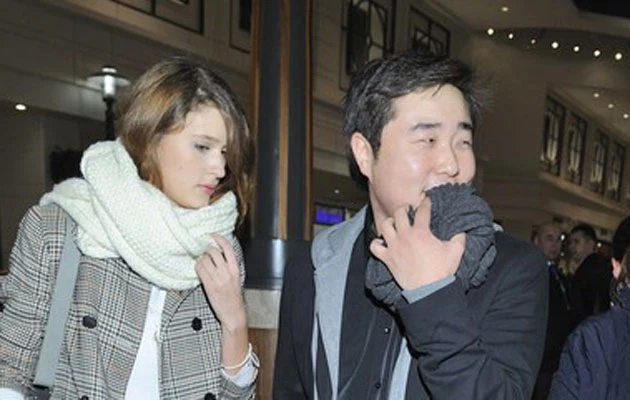 Bilguun z tajemniczą koleżanką. Fot. VIPHOTO