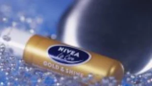 Pomadka Gold&Shine nadaje ustom złoty połysk