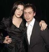 Liv Tyler i Royston Langdon