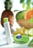 NIVEA Lip Care Juicy Splash to połączenie smaku zielonego jabłka, winogron i pomarańczy