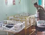 Zamiast decydować się na aborcję można urodzić dziecko i przekazać je do adopcji Zamiast decydować się na aborcję można urodzić dziecko i przekazać je do adopcji