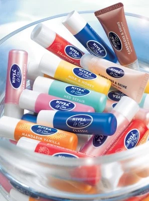 Pomadki ochronne i błyszczyki NIVEA Lip Care