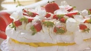 Beza Pavlova z truskawkami