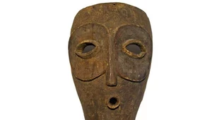 Maska twarzowa, typu elanda/emangungu, używana w ceremoniach inicjacyjnych. 36 cm; Dem. Rep. Konga