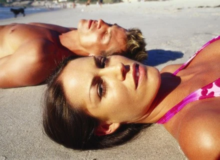 Opalaj się w bezpieczny sposób. Opalaj się w bezpieczny sposób.