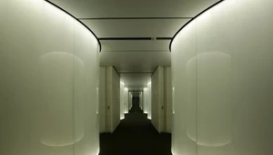 Hotel Puerta America, Madryt - korytarz na II piętrze, proj. Norman Foster