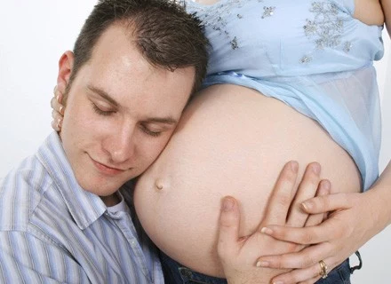 Poród z udziałem ojca dziecka to już symbol nowoczesnej rodziny i partnerstwa