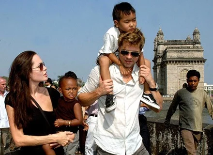 Angelina Jolie i Brad Pitt z dziećmi Maddoxem i Zaharą