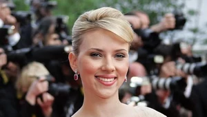 Scarlett Johansson przyznaje, że najlepiej czuje w delikatnym makijażu
