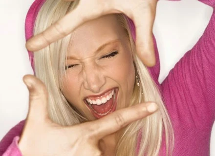 Z wiekiem, w skórze zmniejsza się ilość naturalnego kolagenu Z wiekiem, w skórze zmniejsza się ilość naturalnego kolagenu