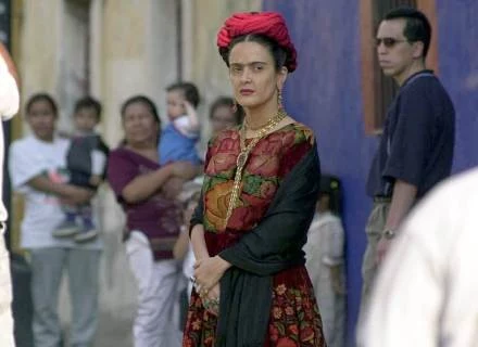 Kadr z filmu "Frida" z Slamą Hayek.