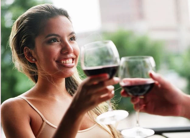 Zabójczy dla wątroby związek: nadwaga i alkohol