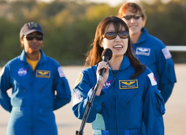 Naoko Yamazaki kosmos podbije w szortach i niebieskim sweterku