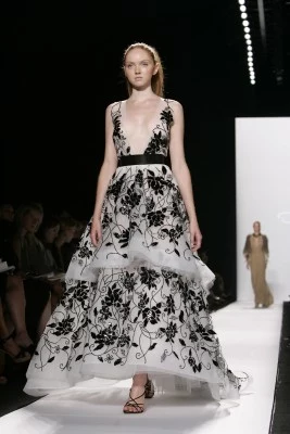Tydzień Mody w Nowym Jorku, wiosna 2006, kreacja: Oscar de la Renta, fot. AFP Tydzień Mody w Nowym Jorku, wiosna 2006, kreacja: Oscar de la Renta, fot. AFP