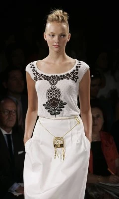 Tydzień Mody w Nowym Jorku, wiosna 2006, kreacja: Carolina Herrera, fot. AFP Tydzień Mody w Nowym Jorku, wiosna 2006, kreacja: Carolina Herrera, fot. AFP