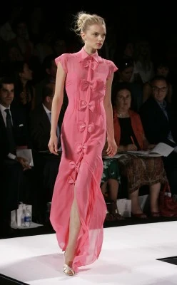 Tydzień Mody w Nowym Jorku, wiosna 2006, kreacja: Carolina Herrera, fot. AFP Tydzień Mody w Nowym Jorku, wiosna 2006, kreacja: Carolina Herrera, fot. AFP