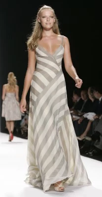 Tydzień Mody w Nowym Jorku, wiosna 2006, kreacja: Bill Blass, fot. AFP Tydzień Mody w Nowym Jorku, wiosna 2006, kreacja: Bill Blass, fot. AFP