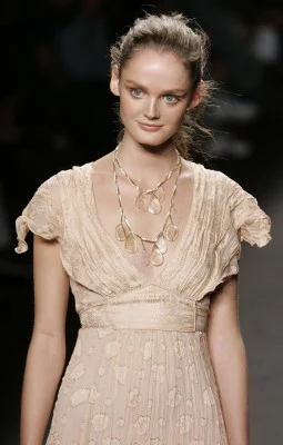 Tydzień Mody w Nowym Jorku, wiosna 2006, kreacja: Anna Sui, fot. AFP Tydzień Mody w Nowym Jorku, wiosna 2006, kreacja: Anna Sui, fot. AFP