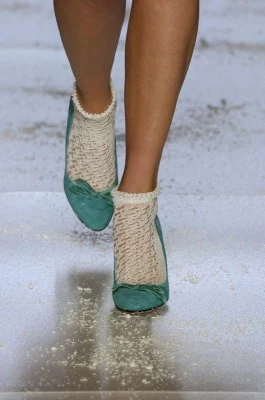 Zobacz też: "Na wysokim obcasie" Balenciaga, fot. East News/ Zeppelin