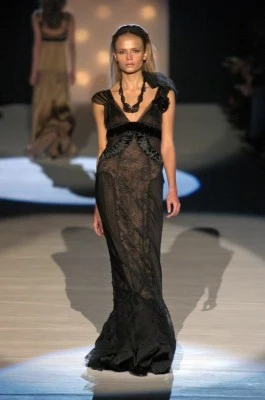 Alberta Ferretti - propozycje na wieczór. Zobacz też: "Złota suknia na bal sylwestrowy" fot. East News/ Zeppelin Alberta Ferretti - propozycje na wieczór. Zobacz też: "Złota suknia na bal sylwestrowy" fot. East News/ Zeppelin