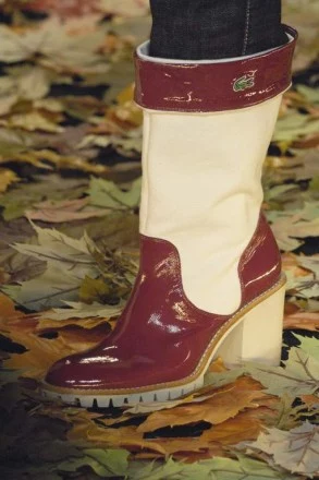 Buty, botki, kozaczki, na wysokim i płaskim obcasie. Zobacz też: "Kozaczki włóż"