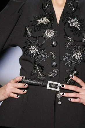 Dior, Przeczytaj: "Lekcja manikiuru francuskiego" Dior, Przeczytaj: "Lekcja manikiuru francuskiego"