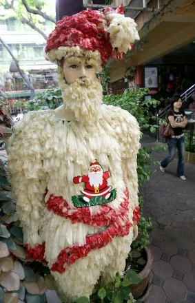 Z prezerwatyw można zrobić wszystko - nawet Mikołaja.