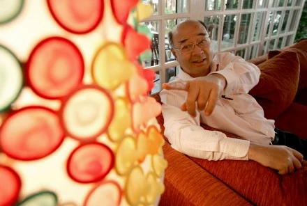 Faktura, barwa, przejrzystość i elastyczność czynią z prezerwatyw doskonały materiał dekoracyjny. 