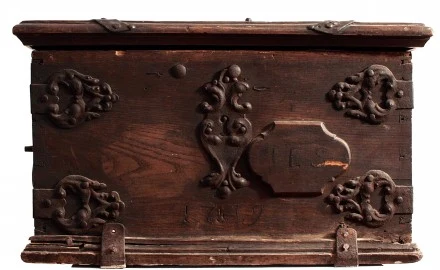 Lada cechu farbiarzy z Bytomia Odrzańskiego, drewno, metal, 1719 r. 