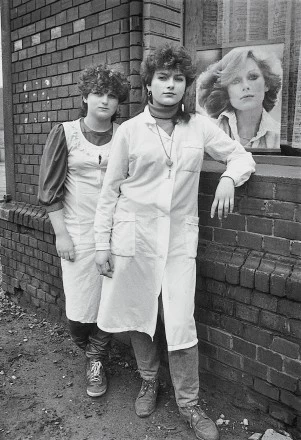 Helander Joanna, Fryzjerki na Kuźnicy, Ruda Śląska, 1982 Helander Joanna, Fryzjerki na Kuźnicy, Ruda Śląska, 1982