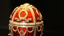 Rosebud Egg (1895) - prezent cara Mikołaja II dla żony carycy Aleksandry.