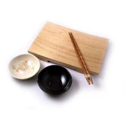 Mały komplet do sushi Moki. Źródło www.czerwonamaszyna.pl