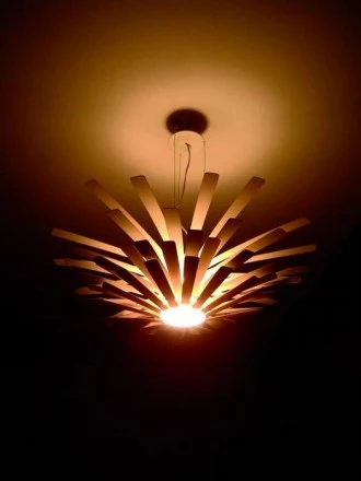 Lumnic - lampa z pamięcią kształtu, proj. Jędrzej Iwanicki Lumnic - lampa z pamięcią kształtu, proj. Jędrzej Iwanicki