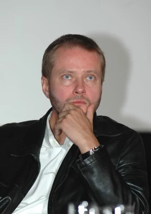 Artur Żmijewski - dr Burski z serialu "Na dobre i na złe"/MWMedia/fot. Marek Ulatowski Artur Żmijewski - dr Burski z serialu "Na dobre i na złe"/MWMedia/fot. Marek Ulatowski