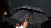 Paul Newman w drodze na wystawę w Tourneau Time Machine w Nowym Jorku  (2004 r.)