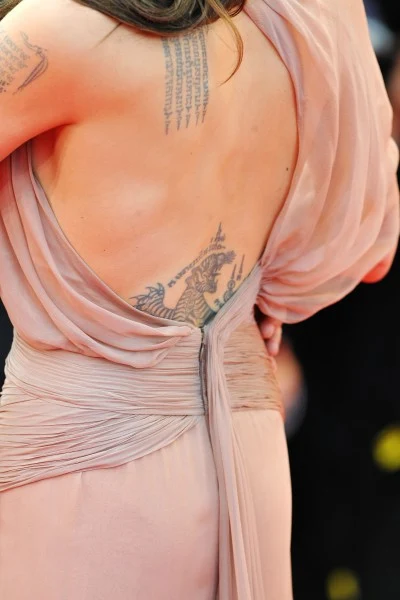 Cannes 2009: Angelina Jolie w sukience projektu Versace