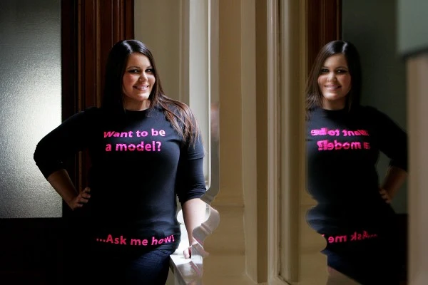 Profesjonalna modelka "size plus" Courtney Maxwell Profesjonalna modelka "size plus" Courtney Maxwell