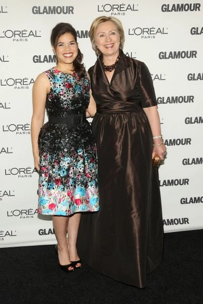 Hilary Clinton w sukni od Oscara de la Renty, rok 2008, fot. AFP Hilary Clinton w sukni od Oscara de la Renty, rok 2008, fot. AFP