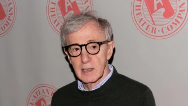 Woody Allen  boi się: owadów, światła słonecznego, psów, jeleni, dzieci, jaskrawych kolorów, wysokości, małych pomieszczeń, tłumu, raka, centralnie umieszczonych odpływów prysznicowych i "wszystkich miejsc poza Manhattanem".
