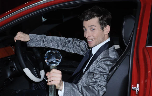 Kacper Kuszewski w swoim nowo wygranym aucie. Kacper Kuszewski w swoim nowo wygranym aucie.