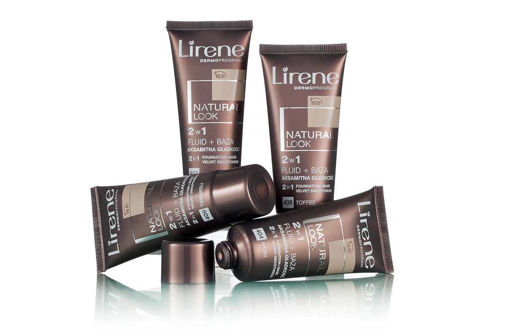 Linia fluidów Lirene Natural Look. Zawarta w nowych fluidach Lirene Natural Look silikonowa baza Aksamitna Gładkość tworzy na skórze jedwabisty film, który idealnie wygładza i wyrównuje powierzchnię skóry, naturalnie kryjąc niedoskonałości. Jednocześnie, zawarte w bazie składniki pochłaniają nadmiar sebum, wspomagając matowienie skóry. Dzięki bazie, pigmenty fluidu są równomiernie rozprowadzone, fluid utrzymuje się na skórze dłużej, a makijaż wygląda świeżo i naturalnie przez cały dzień. Cena: 27,99 zł. Kategoria: makijaż. Linia fluidów Lirene Natural Look. Zawarta w nowych fluidach Lirene Natural Look silikonowa baza Aksamitna Gładkość tworzy na skórze jedwabisty film, który idealnie wygładza i wyrównuje powierzchnię skóry, naturalnie kryjąc niedoskonałości. Jednocześnie, zawarte w bazie składniki pochłaniają nadmiar sebum, wspomagając matowienie skóry. Dzięki bazie, pigmenty fluidu są równomiernie rozprowadzone, fluid utrzymuje się na skórze dłużej, a makijaż wygląda świeżo i naturalnie przez cały dzień. Cena: 27,99 zł. Kategoria: makijaż.