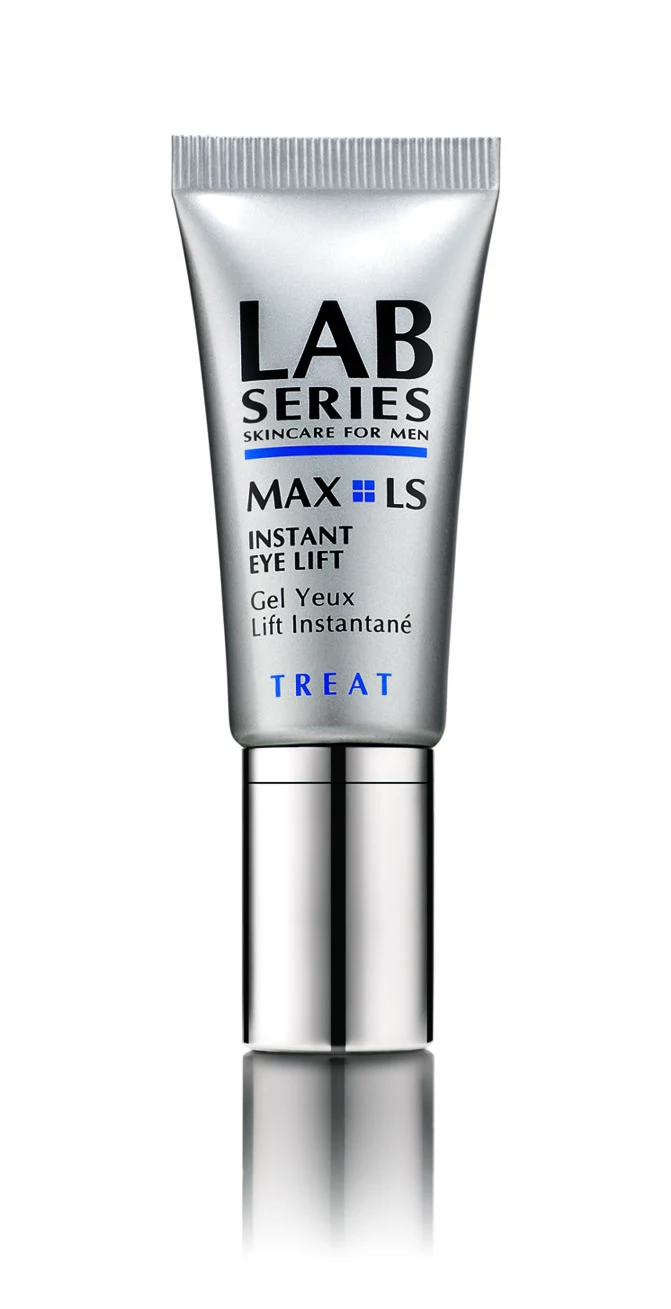 Preparat liftingujący pod oczy MAX LS INSTANT EYE LIFT radykalnie usuwa opuchliznę i cienie pod oczami, wygładzając okolice oczu i przywracając im jędrność oraz młodzieńczy wygląd. Zawarty w żelu-kremie cząsteczkowy kompleks o działaniu zapobiegającym starzeniu się skóry Molecular Age-Less Complex sprawia, że skóra wokół oczu natychmiast staje się napięta, a widoczność drobnych linii i zmarszczek zostaje błyskawicznie zniwelowana. Lab Series, 150 zł/15 ml. Kategoria: dla Niego. Preparat liftingujący pod oczy MAX LS INSTANT EYE LIFT radykalnie usuwa opuchliznę i cienie pod oczami, wygładzając okolice oczu i przywracając im jędrność oraz młodzieńczy wygląd. Zawarty w żelu-kremie cząsteczkowy kompleks o działaniu zapobiegającym starzeniu się skóry Molecular Age-Less Complex sprawia, że skóra wokół oczu natychmiast staje się napięta, a widoczność drobnych linii i zmarszczek zostaje błyskawicznie zniwelowana. Lab Series, 150 zł/15 ml. Kategoria: dla Niego.