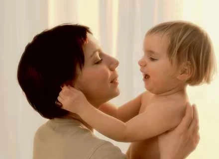 Macierzyństwo przeżywa się znacznie przyjemniej, jeśli ma się kogoś, kto doradzi, pomoże i zrozumie Macierzyństwo przeżywa się znacznie przyjemniej, jeśli ma się kogoś, kto doradzi, pomoże i zrozumie