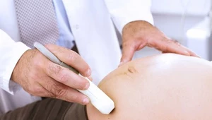 Niektóre kobiety są zmuszone do pozostawania w łóżku przez większość ciąży dlatego, że pojawiły się