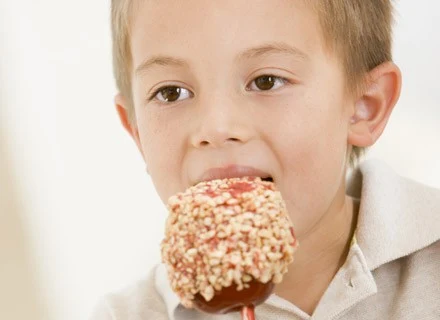 Źródłem zakażenia salmonellą bywają też majonezy, kremy do ciast, lody Źródłem zakażenia salmonellą bywają też majonezy, kremy do ciast, lody