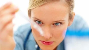 Poznaj najczęstsze sytuacje, w których plamienie może sygnalizować chorobę