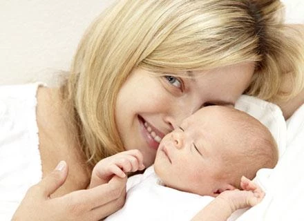 Jeśli po urlopie macierzyńskim chcesz zostać z dzieckiem w domu, pomyśl o urlopie wychowawczym